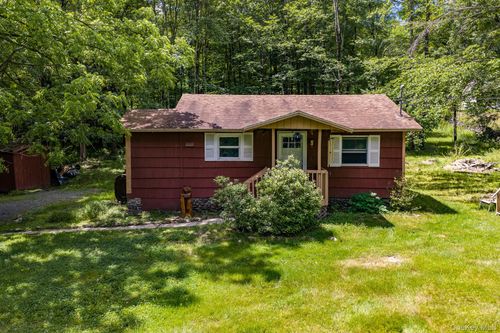 570 Brown Road, Wawarsing, NY, 12428 | Card Image
