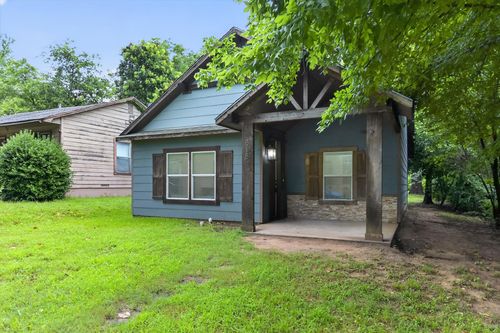 818 W Elm St, Denison, TX, 75020-2240 | Card Image