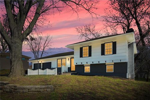 4907 Crescent Ave, Kansas City, MO, 64133-1810 | Card Image