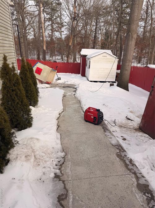 405 Kane Ave, E Patchogue, NY, 11772-4925 | Card Image