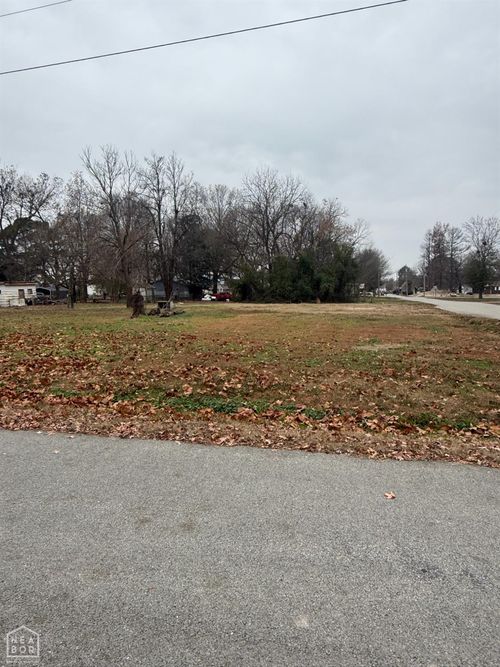 608 E Locust St, Paragould, AR, 72450-5436 | Card Image