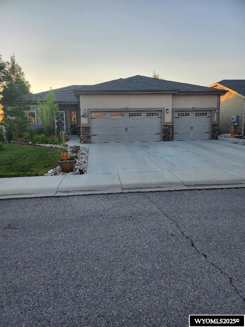 6160 Coronado Dr, Casper, WY, 82609-4310 | Card Image