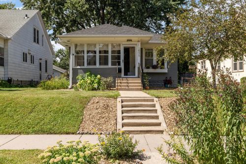 1095 Cherokee Ave, West Saint Paul, MN, 55118-1102 | Card Image