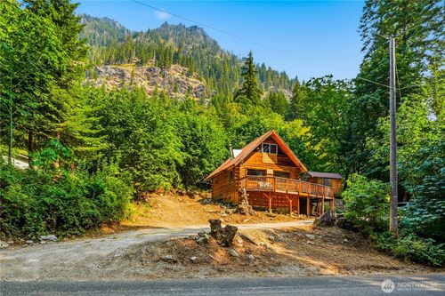 17800 N Shore Dr, Leavenworth, WA, 98826-9139 | Card Image