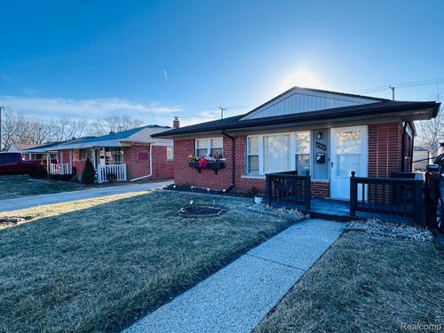 6784 Cooper St, Taylor, MI, 48180 | Card Image