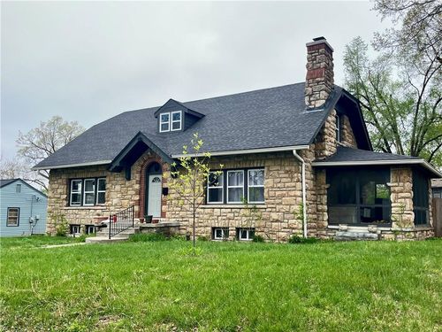 7426 Wayne Ave, Kansas City, MO, 64131-1846 | Card Image