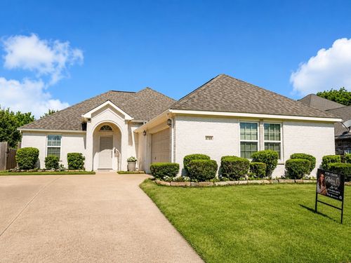 1759 Ridgemar Dr, Grand Prairie, TX, 75051-3339 | Card Image