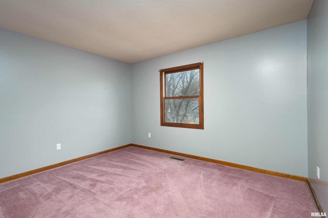 4325 Aspen Hills Cir, House other with 4 bedrooms, 3 bathrooms and null parking in Bettendorf IA | Image 19