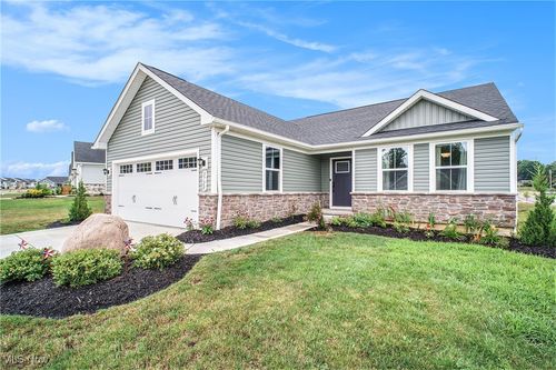 3720 Strawboard Ave, Norton, OH, 44203-5524 | Card Image