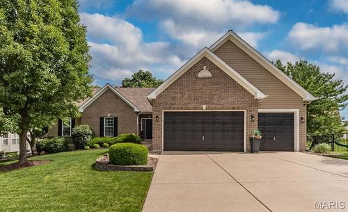 4081 Stonecroft Dr, Saint Charles, MO, 63304-7960 | Card Image