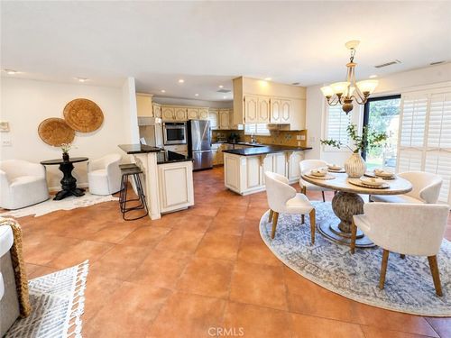 986 Post Rd, Costa Mesa, CA, 92626-4340 | Card Image
