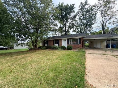 1105 Derhake Rd, Florissant, MO, 63033-5935 | Card Image