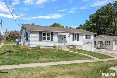 424 W Perry Street, House other with 3 bedrooms, 1 bathrooms and null parking in Pittsfield IL | Image 1