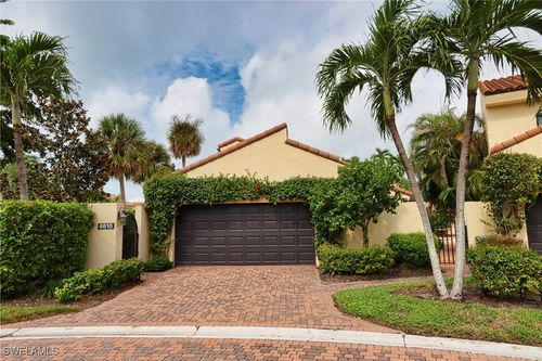 426-6810 Sand Pointe Cir, NAPLES, FL, 34108-8510 | Card Image