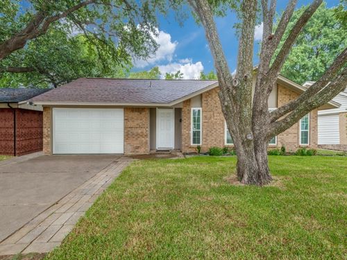 647 Price Dr, Lewisville, TX, 75067-4461 | Card Image
