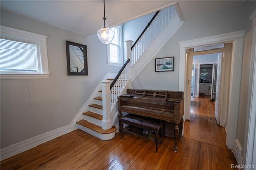 1731 Parker St, Detroit, MI, 48214-2601 | Card Image
