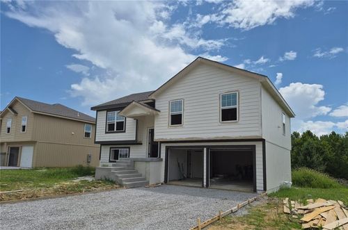 1909 Hawkview Dr, Harrisonville, MO, 64701-6003 | Card Image