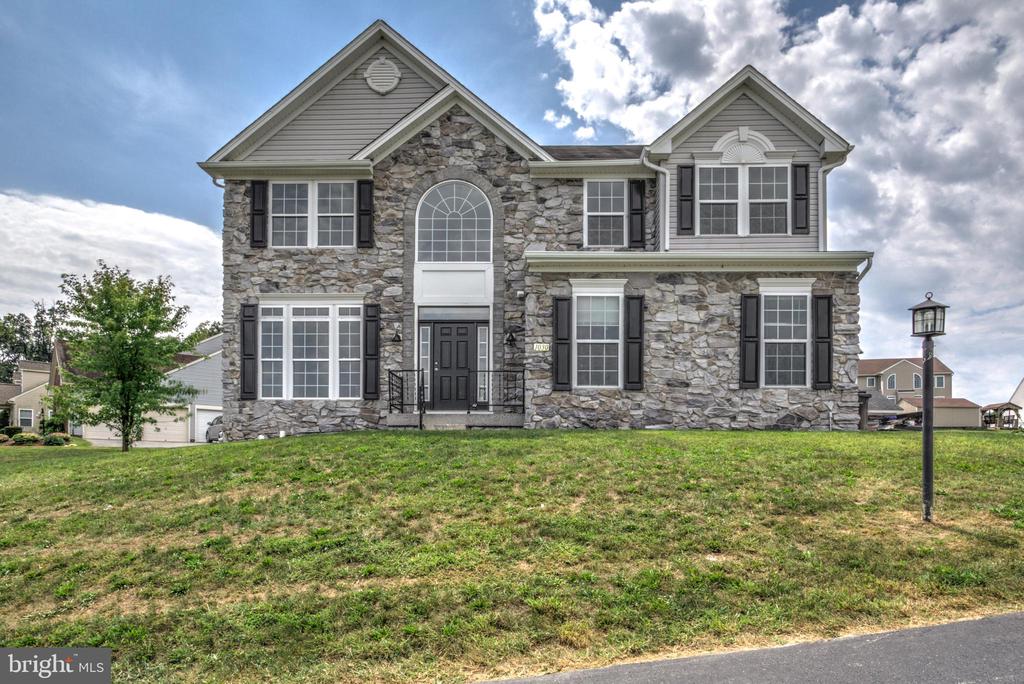 Cranberry Ln, York, PA 17402
