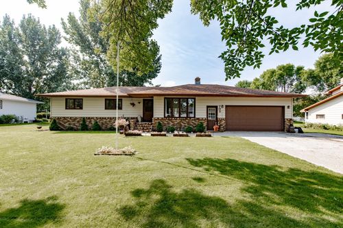 702 7th Ave Se, Barnesville, MN, 56514-3922 | Card Image