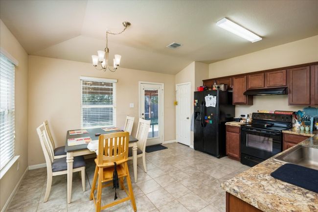 138 Talon Dr, House other with 3 bedrooms, 2 bathrooms and 4 parking in Luling TX | Image 6