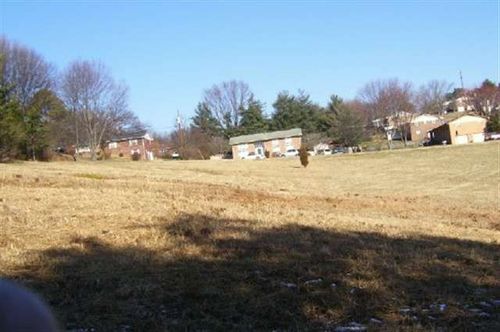 220 Brentwood Dr, Morristown, TN, 37814-1202 | Card Image