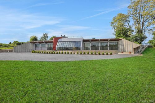 356 Bruyn Tpke, Wallkill, NY, 12589-3548 | Card Image