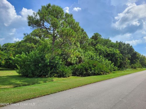 4540 Hunters Run Cir, Grant Valkaria, FL, 32949-2137 | Card Image