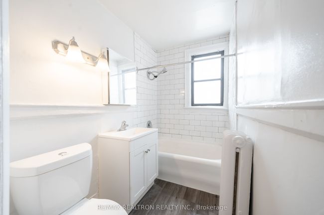 28 - 6 Kingston Rd, Condo with 1 bedrooms, 1 bathrooms and 1 parking in Toronto ON | Image 8