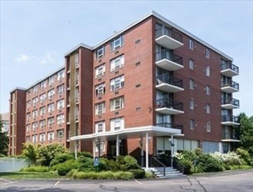 apt-602-20 Hammond Pond Pkwy, Chestnut Hill, MA, 02467-2135 | Card Image