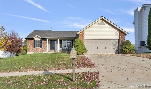 3826 Rocky Mound Dr, Wentzville, MO, 63385-6716 | Card Image