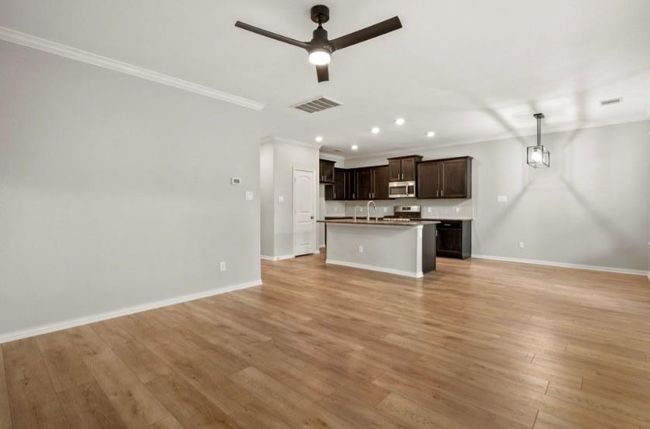 910 S Chamfer Way, House other with 4 bedrooms, 3 bathrooms and 2 parking in Crosby TX | Image 8