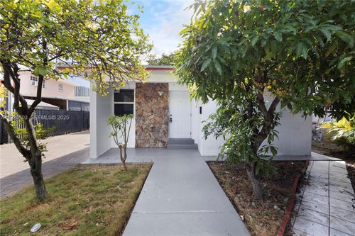 28-28 Nw 34th Ter, Miami, FL, 33127-3515 | Card Image