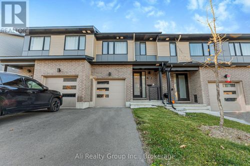 120 Succession Court, Ottawa, ON, K2S2Z8 | Card Image