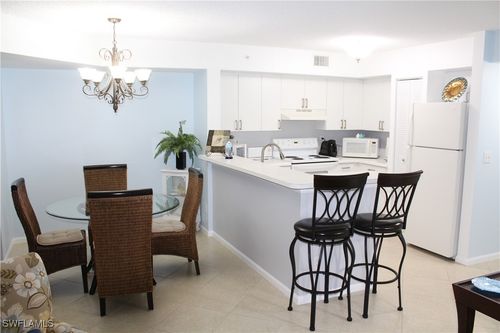 4-104-1235 Wildwood Lakes Blvd, NAPLES, FL, 34104-5816 | Card Image