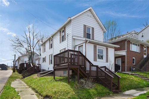 509 Division Ave, Ellwood City, PA, 16117-2811 | Card Image