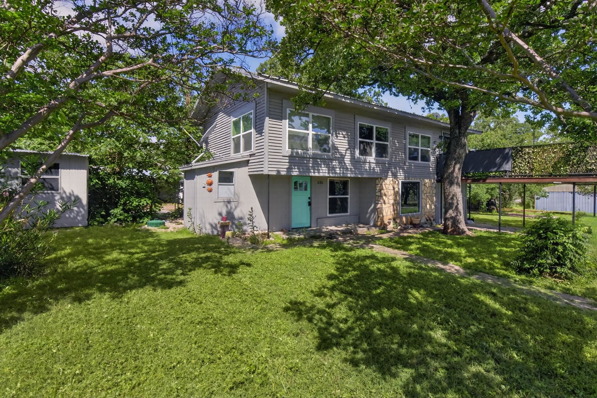 Residential in Buchanan Dam 4