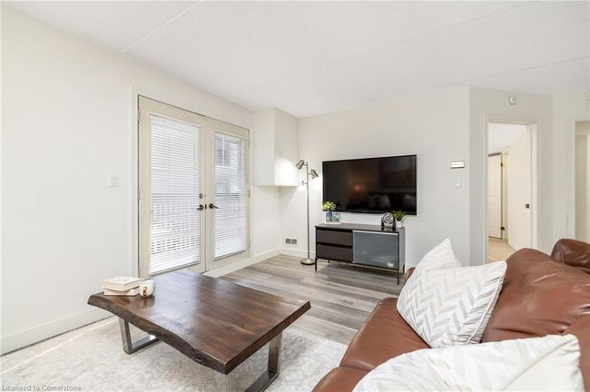 212 - 2030 Cleaver Ave, House attached with 2 bedrooms, 1 bathrooms and 1 parking in Burlington ON | Image 5