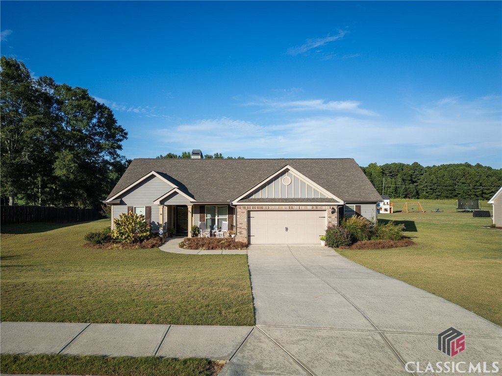 Cooper Ct, Statham, GA 30666