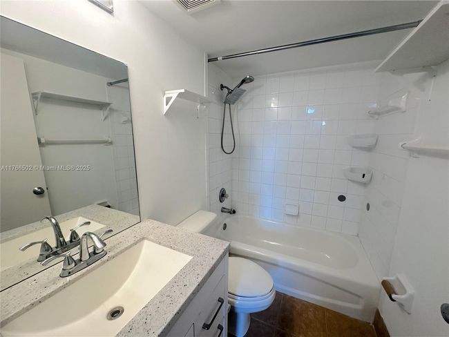APT-302 - 2731 Ocean Club Blvd, Condo with 2 bedrooms, 2 bathrooms and null parking in Hollywood FL | Image 23