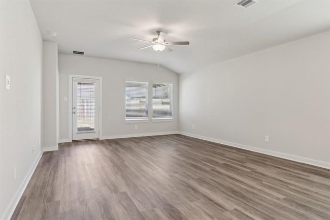 1462 Waggoner Ranch Trl, House other with 3 bedrooms, 2 bathrooms and 2 parking in Conroe TX | Image 6