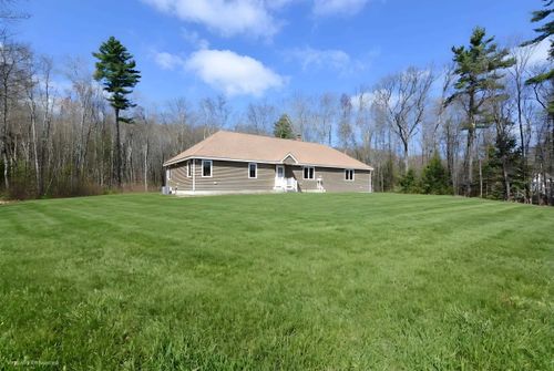 863 River Rd, Weare, NH, 03281-5225 | Card Image