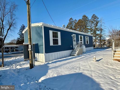 46 Mockingbird Ln, PHOENIXVILLE, PA, 19460-2217 | Card Image