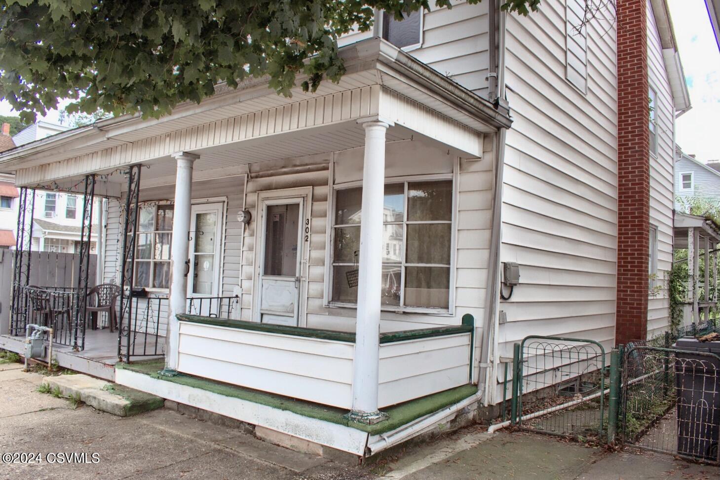 Pine St, Shamokin, PA 17872