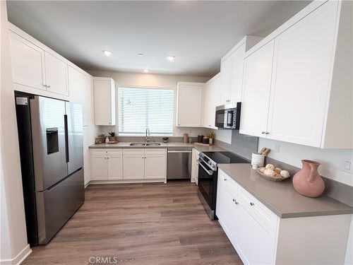 7188 Lisbon Way, Highland, CA, 92346-4208 | Card Image
