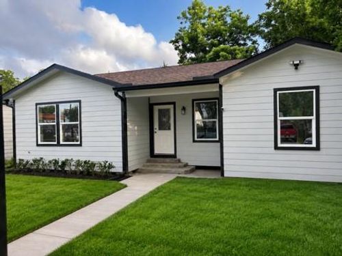 216 Burress St, Houston, TX, 77022-2008 | Card Image