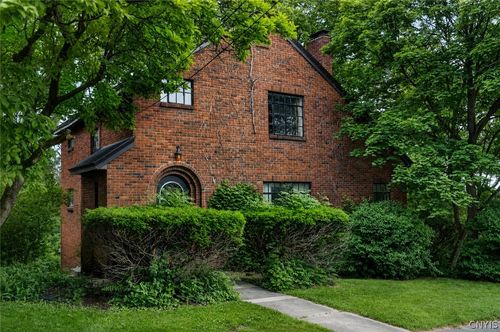 307 Demong Dr, Syracuse, NY, 13214 | Card Image