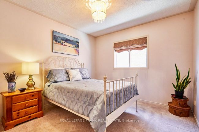 1819 Edenwood Dr, House other with 5 bedrooms, 3 bathrooms and 2 parking in Oshawa ON | Image 22