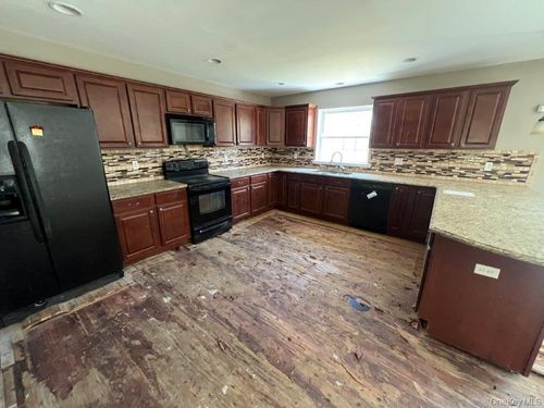 11 Willow Ln, Glen Spey, NY, 12737-5537 | Card Image