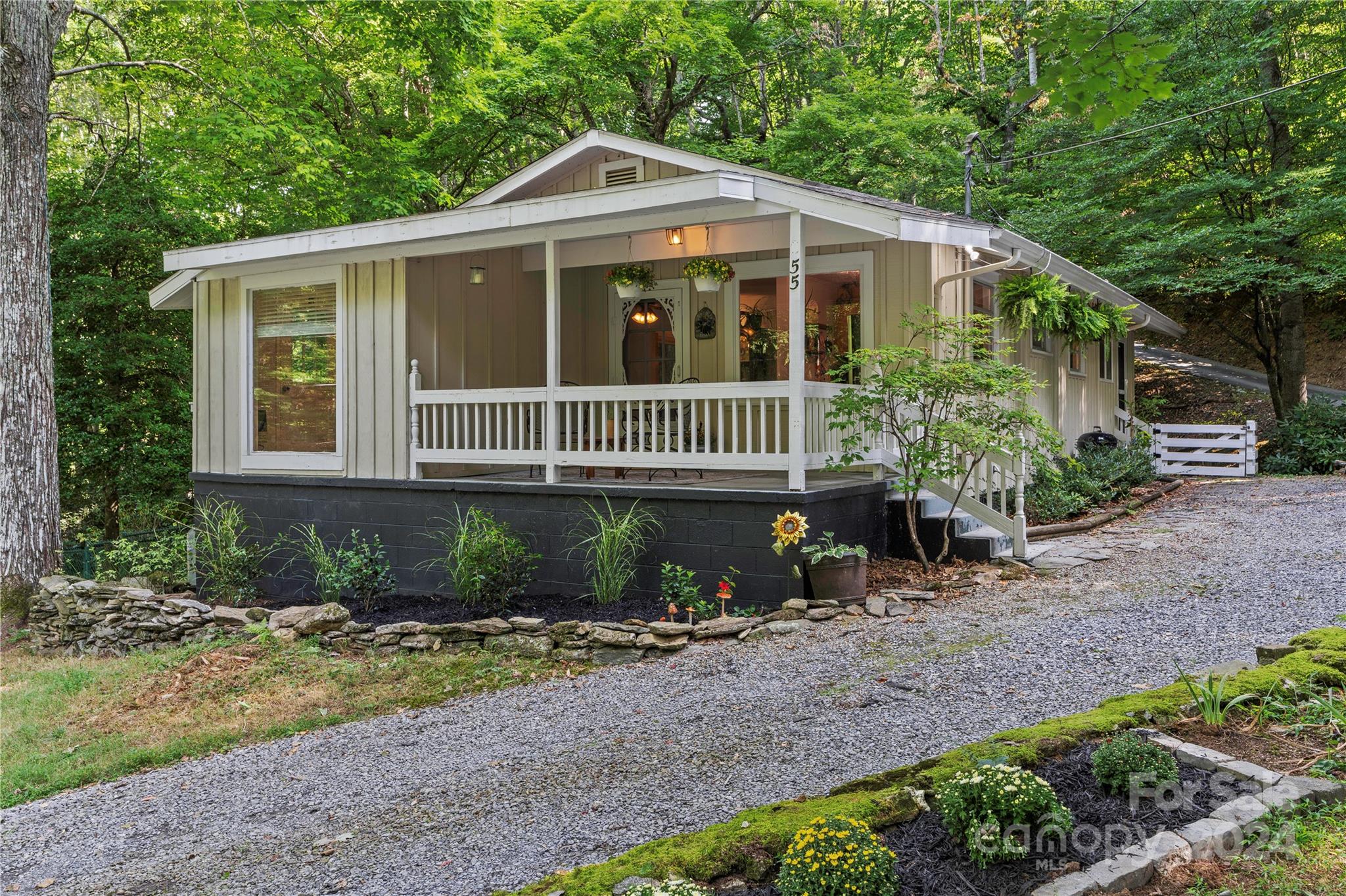 Belle Flower Cir, Maggie Valley, NC 28751