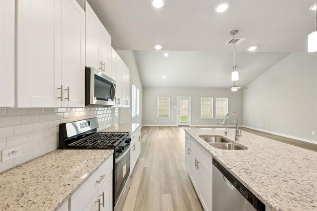 1423 Waggoner Ranch Trl, House other with 5 bedrooms, 4 bathrooms and 2 parking in Conroe TX | Image 14